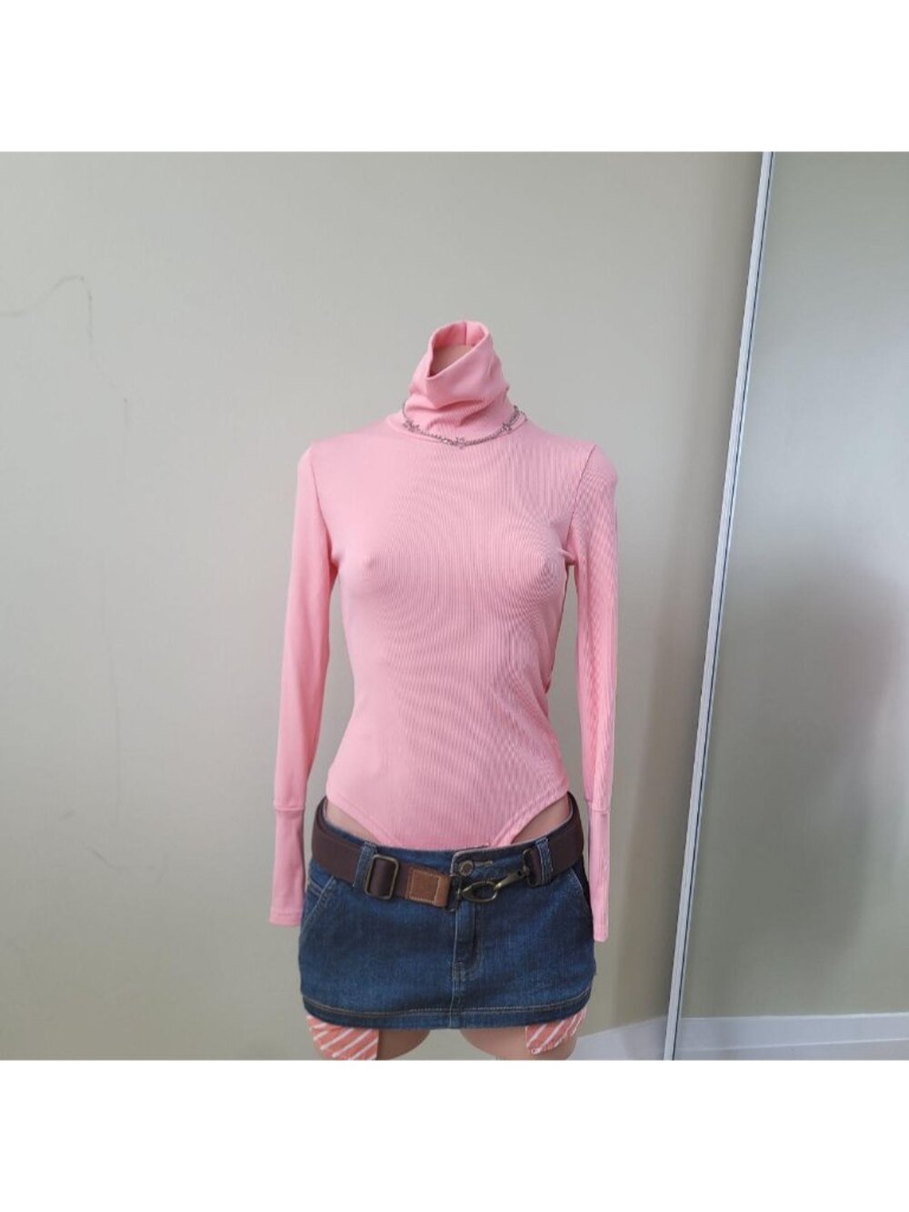 Pastel Pink Ribbed Mock Turtle Neck Fitted Bodysuit (S)